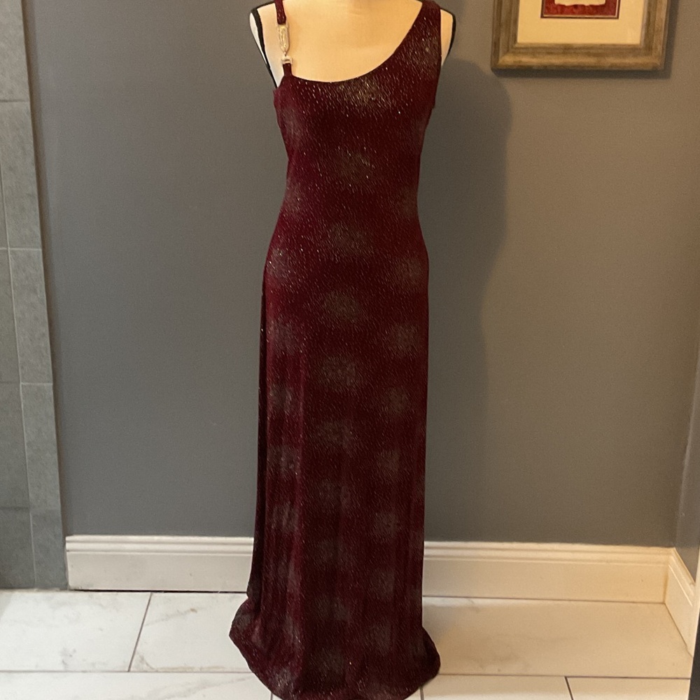 Chic Maroon Formal Dress